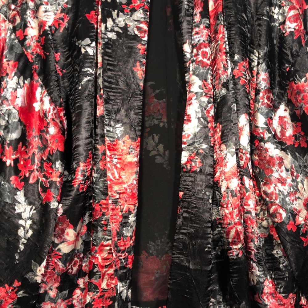 Forever 21 Flower Short Kimono Cover Sz S EUC - Picture 2 of 8